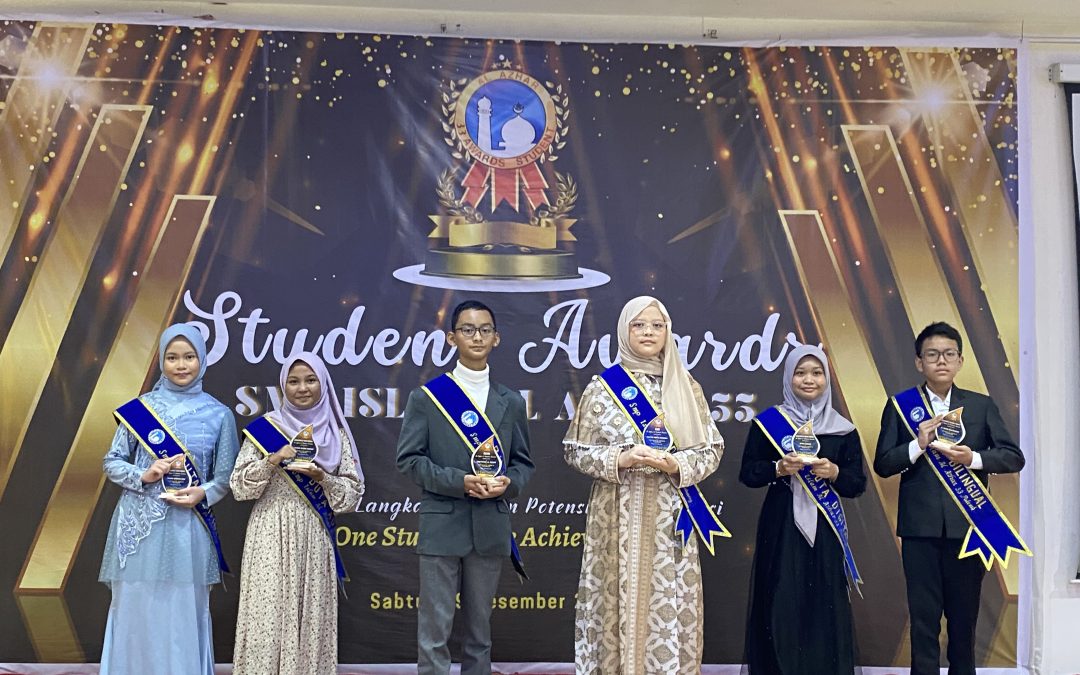 SMP Islam Al Azhar 33 Palembang Kembali Menggelar “Student Awards”, Abid Fathir Al Azzam dan Talitha Nesya Humairah Terpilih Menjadi Bujang dan Gadis SMPIA 33 Palembang